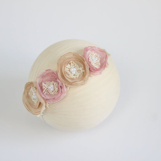 Corona 4 Rosas de Velo Rosa & Beige